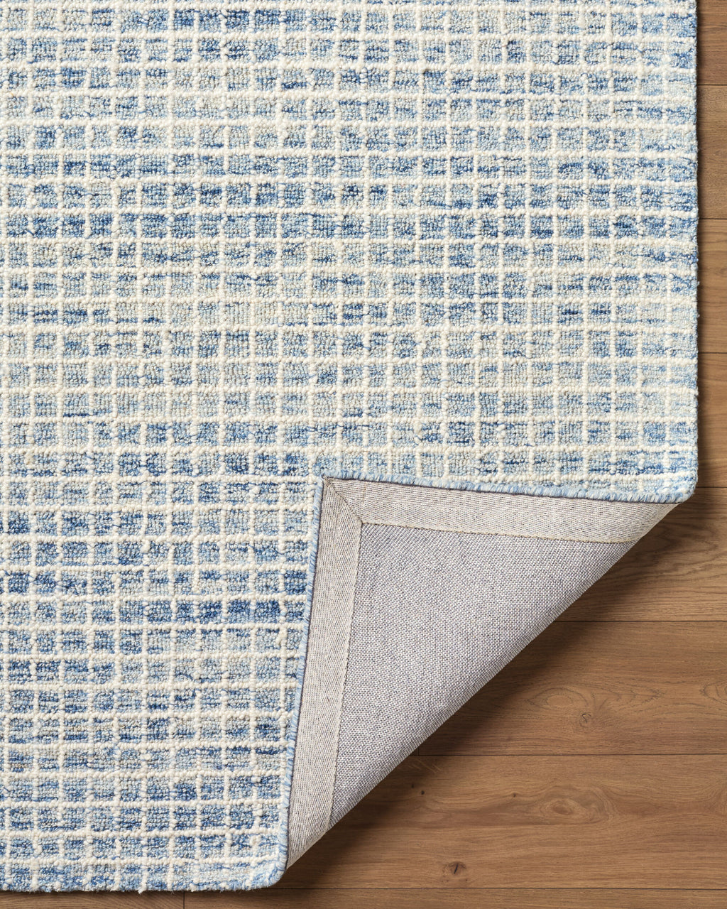 Andreas rug by Surya