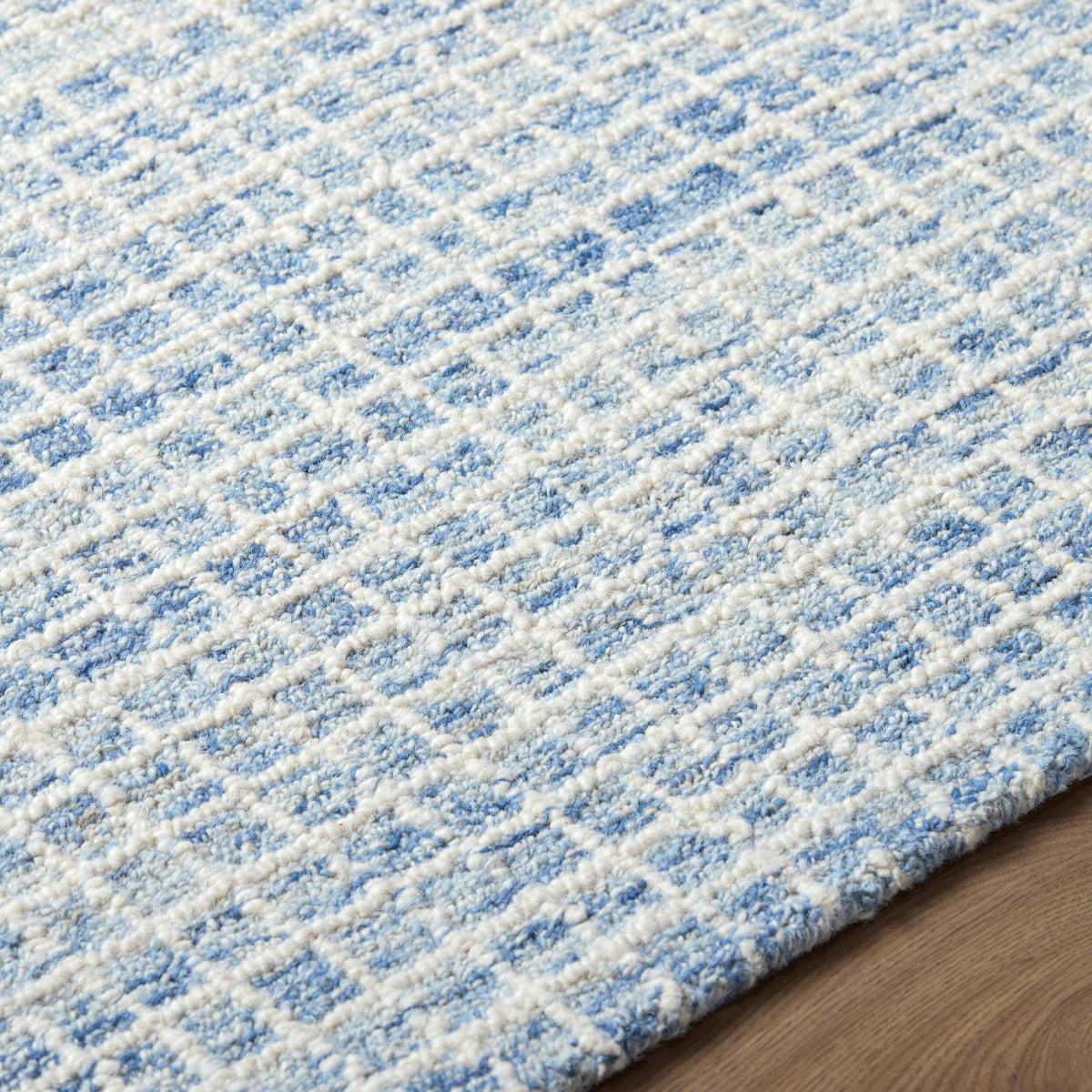 Andreas rug by Surya